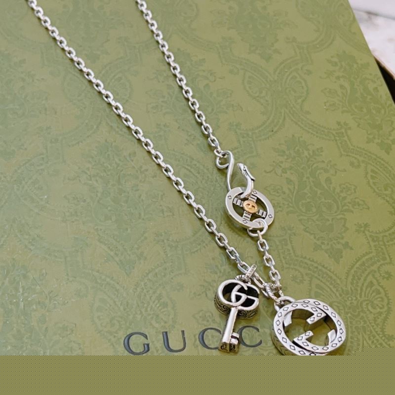 G*u*i necklaces